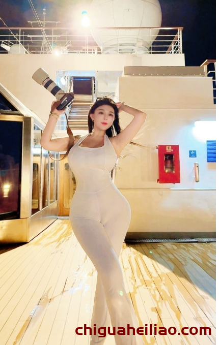 微博网红芷仪g宝私照流出,傲人身材令人瞩目